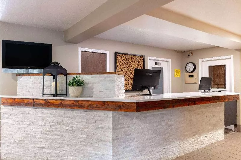 汽车旅馆 Super 8 By Wyndham St. Regis