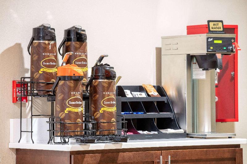 Motel Super 8 By Wyndham St. Regis