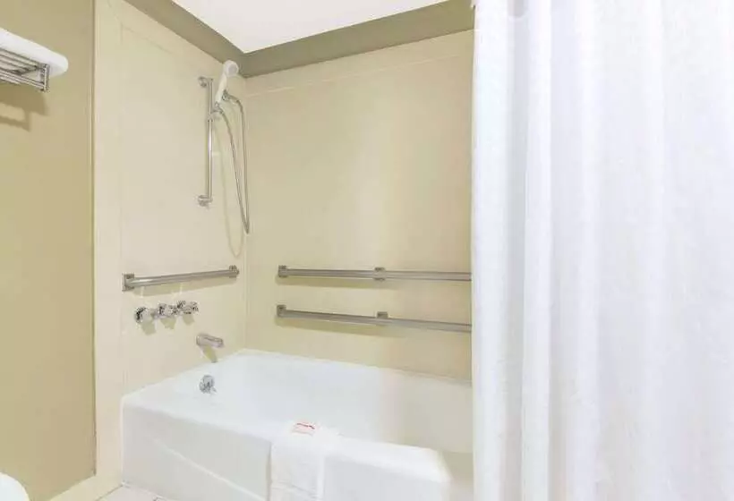 汽车旅馆 Super 8 By Wyndham Tallulah La