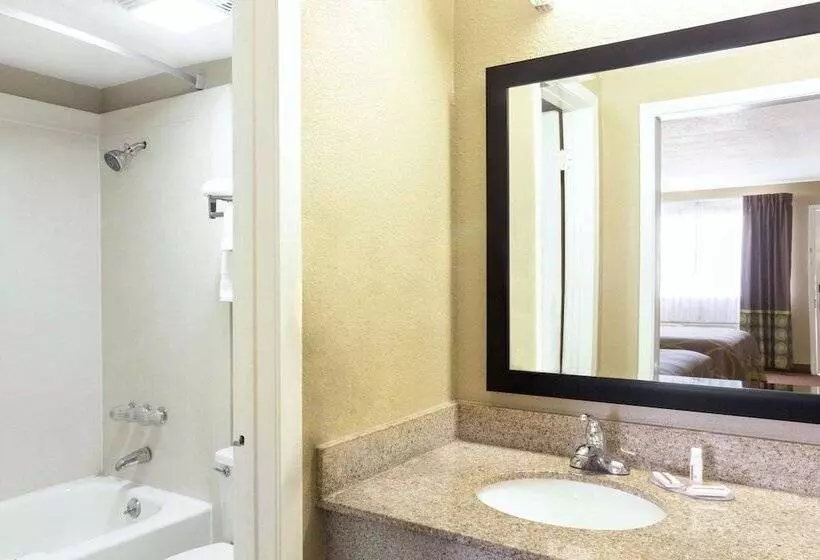 汽车旅馆 Super 8 By Wyndham Tallulah La