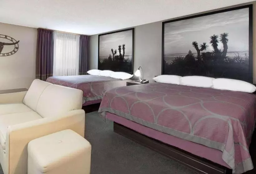 汽车旅馆  Super 8 By Wyndham Victoria/north/mall Area