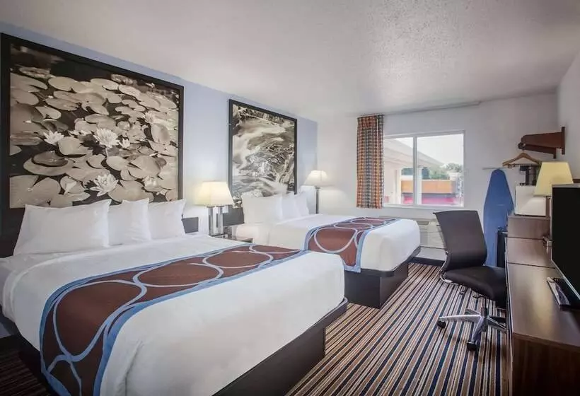 فندق على الطريق Super 8 By Wyndham Washington