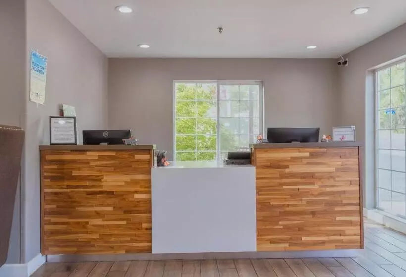 汽车旅馆 The Monarch Inn