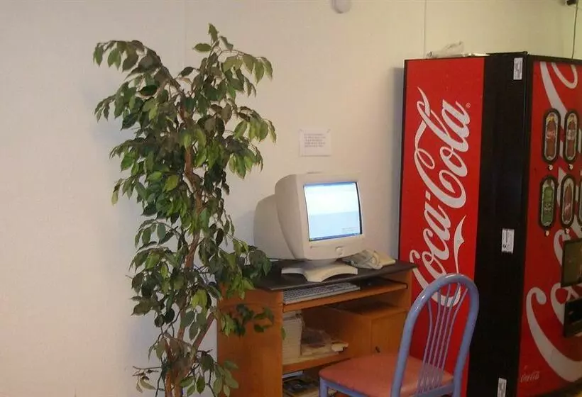 Мотель Travel Inn DeKalb