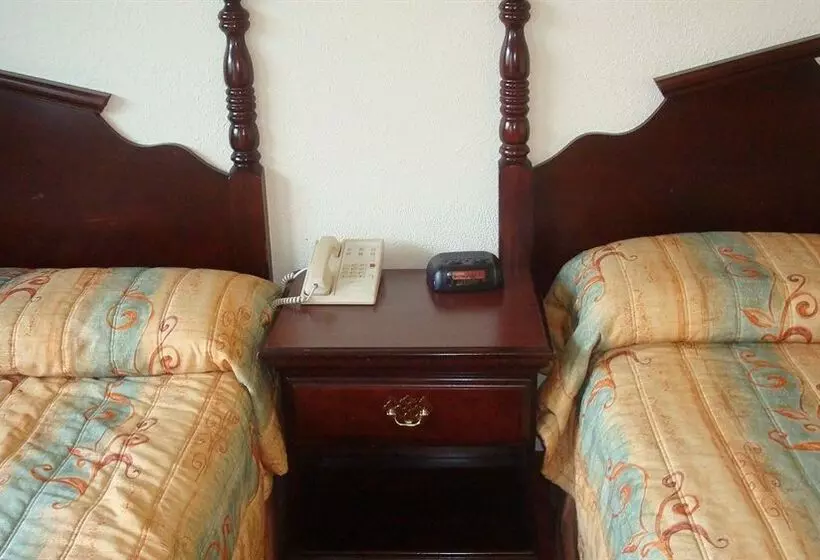 Мотель Travel Inn DeKalb