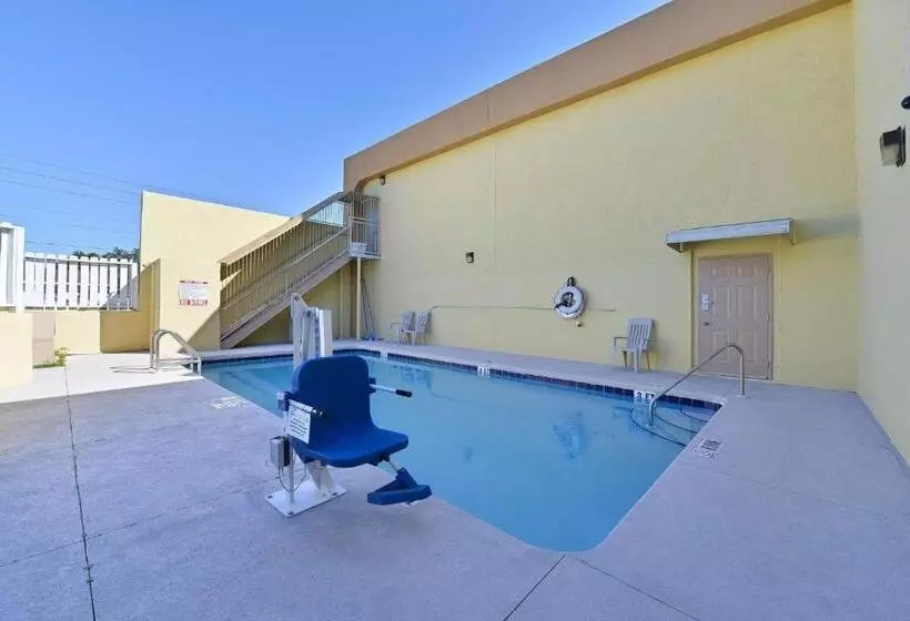 فندق على الطريق Travel Inn Winter Haven