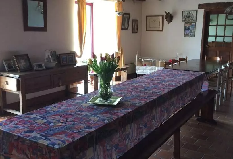 Aamiaismajoitus (B&B) Chambres D Hôtes Saint Maleu Dinan