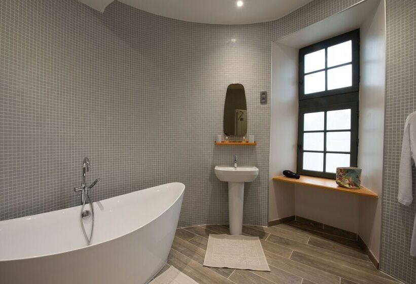 مبيت وإفطار Château De Bernesq