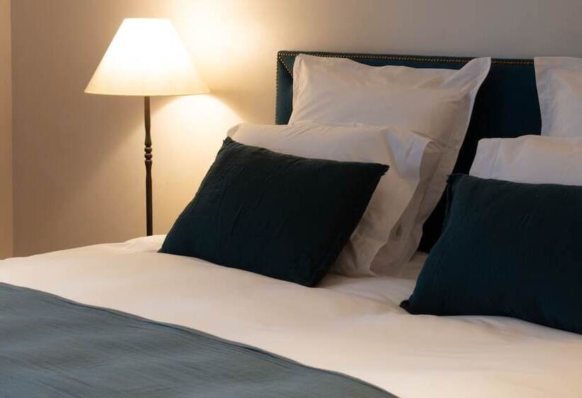 مبيت وإفطار Château De Bernesq