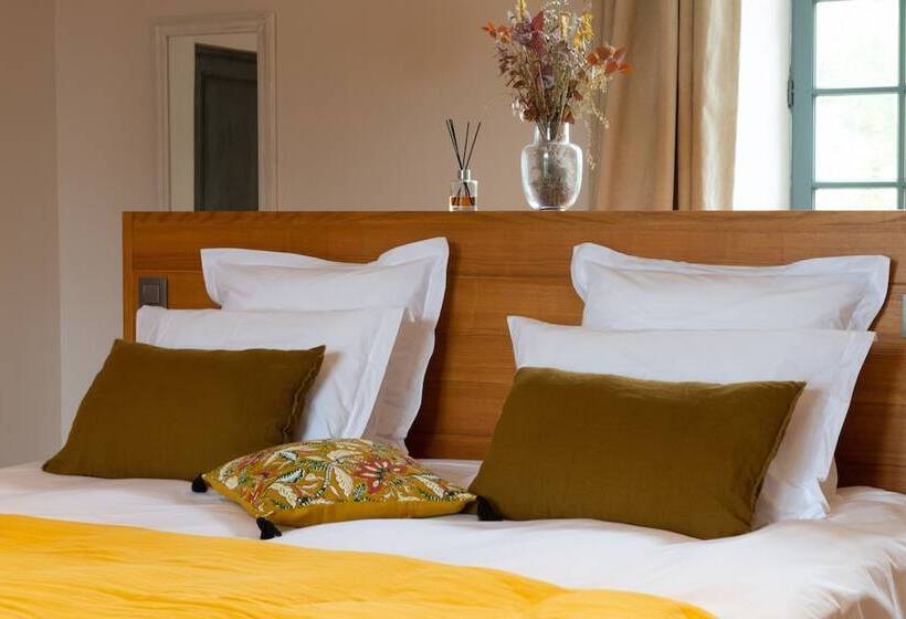 مبيت وإفطار Château De Bernesq