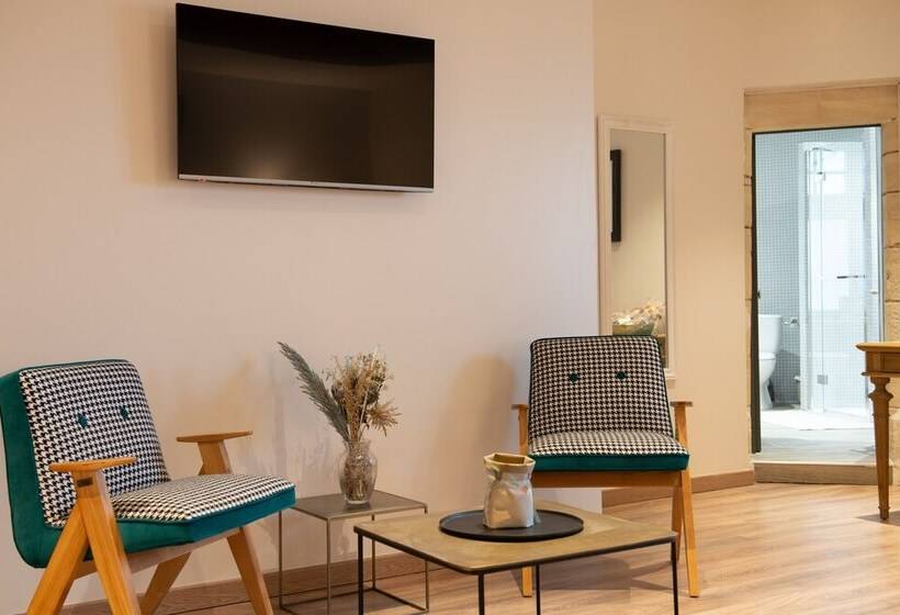 مبيت وإفطار Château De Bernesq