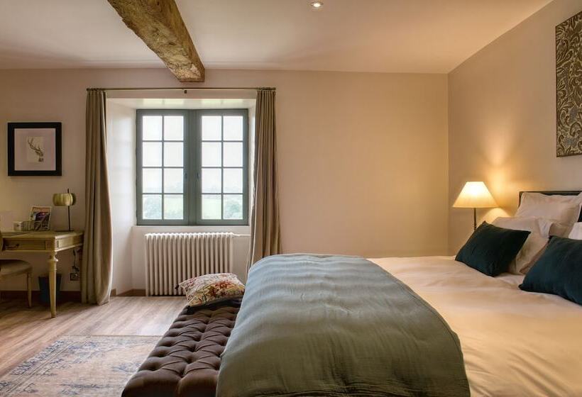 مبيت وإفطار Château De Bernesq