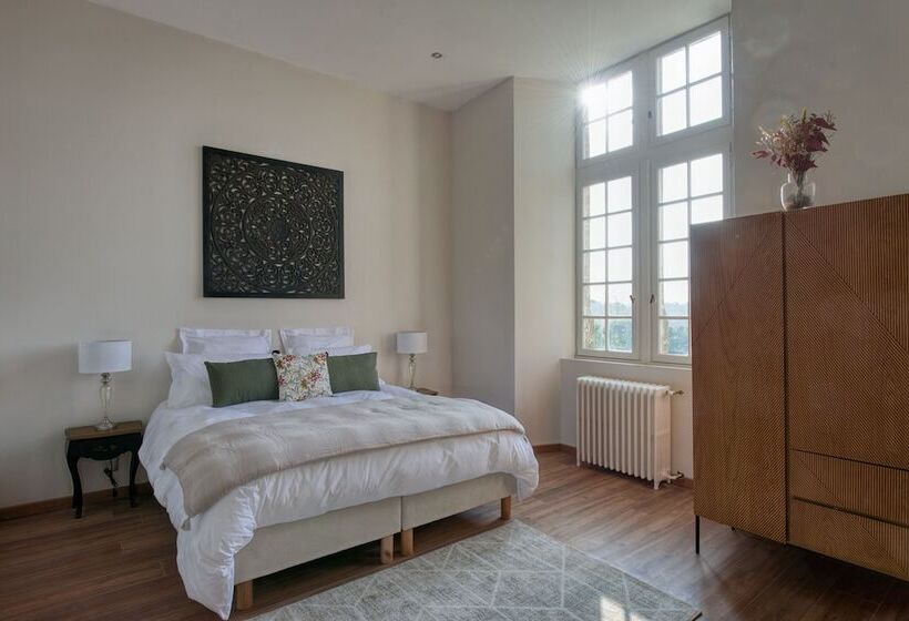 مبيت وإفطار Château De Bernesq