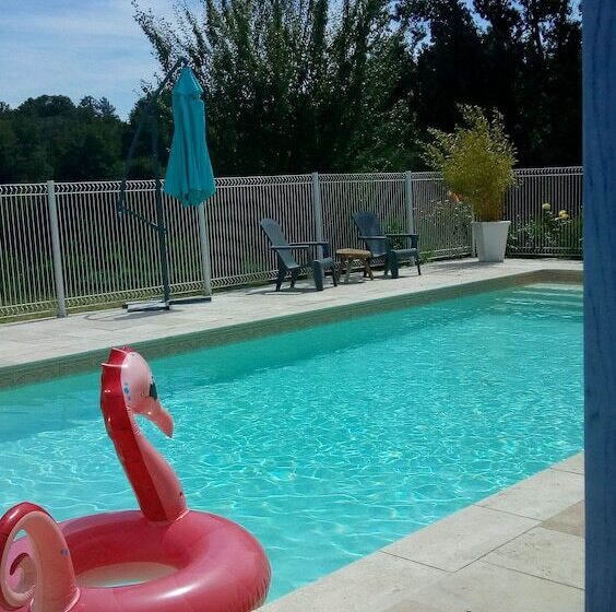 مبيت وإفطار Domaine De La Velle