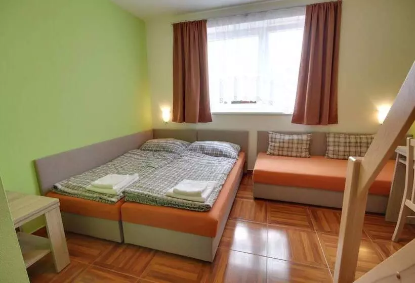 Aamiaismajoitus (B&B) Guest House Pod Hájkem