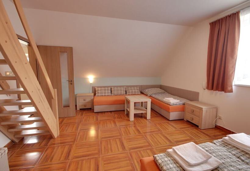 Bed and Breakfast Guest House Pod Hájkem