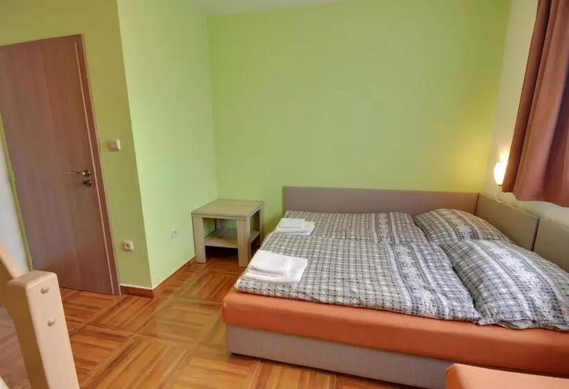 Aamiaismajoitus (B&B) Guest House Pod Hájkem