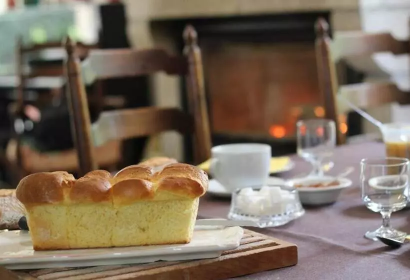 Aamiaismajoitus (B&B) Le Bois De Crépi