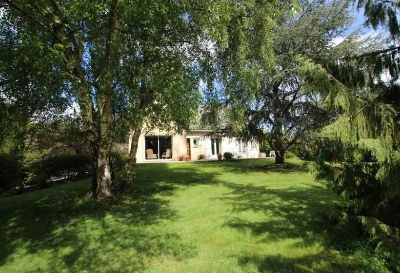 Aamiaismajoitus (B&B) Le Bois De Crépi