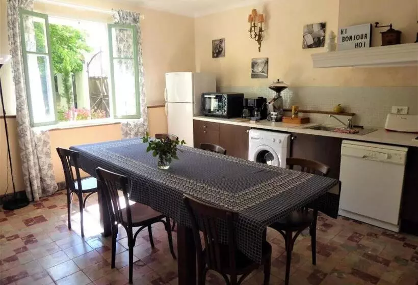 ベッドアンドブレックファースト Le Mas Des Sages