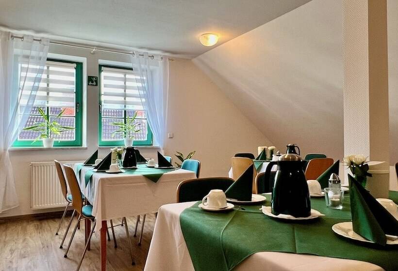 Burgerhaus Zum Paradies  Pension