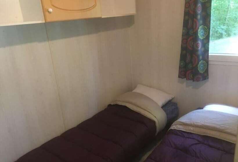 בית מלון כפרי Camping Uhaitza Chalets