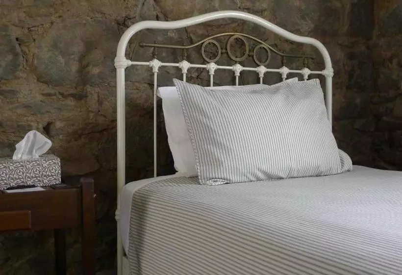 Hotel Elephant Bridge