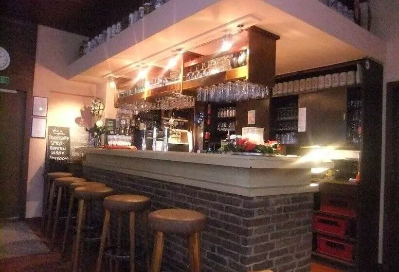 Hotelli Landgasthof Zum Adler