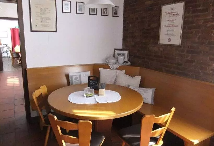 Hotelli Landgasthof Zum Adler