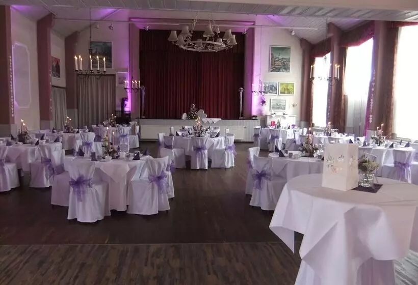 Hotelli Landgasthof Zum Adler