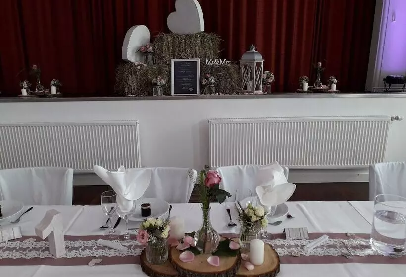 Hotelli Landgasthof Zum Adler