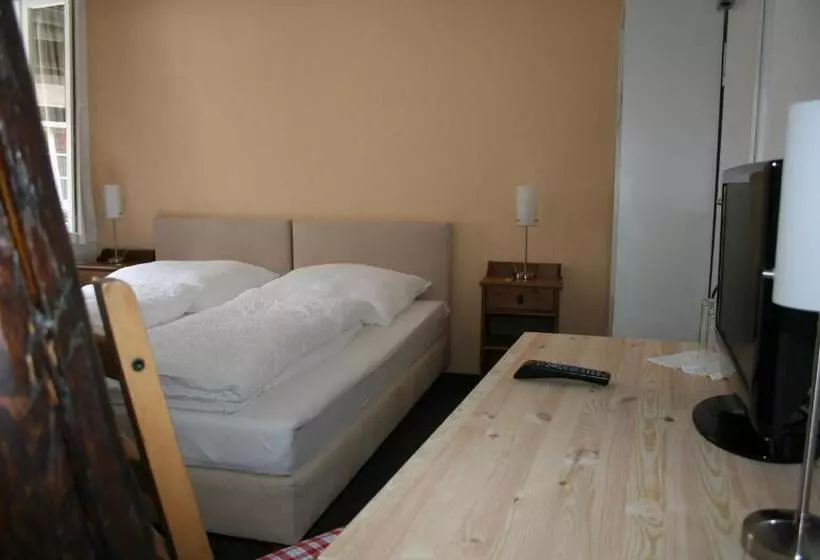 Hotelli Pension Ristorante Ventura Ehemals Reinhards Pension