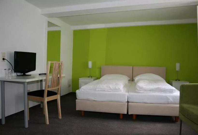 Hotelli Pension Ristorante Ventura Ehemals Reinhards Pension