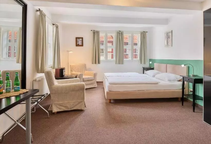 Hotelli Pension Ristorante Ventura Ehemals Reinhards Pension