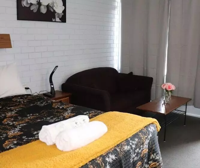 モーテル Edenhope Motor Inn