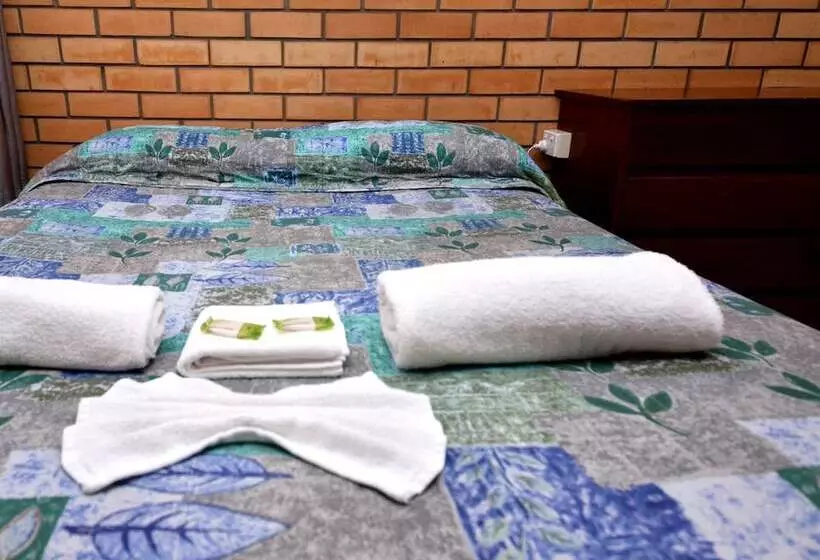 モーテル Edenhope Motor Inn