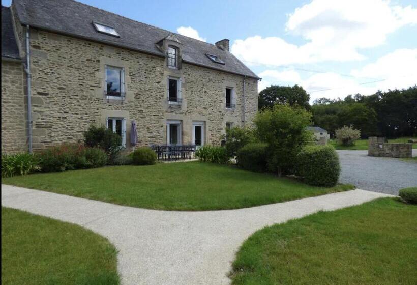 פנסיון Au Pied Levé