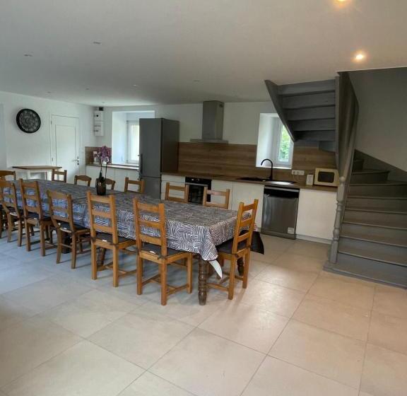 פנסיון Au Pied Levé