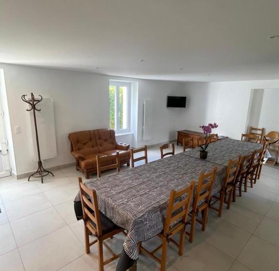 פנסיון Au Pied Levé