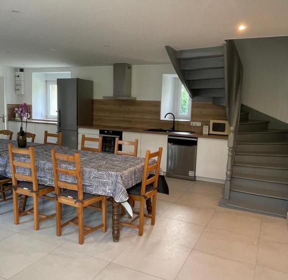 פנסיון Au Pied Levé