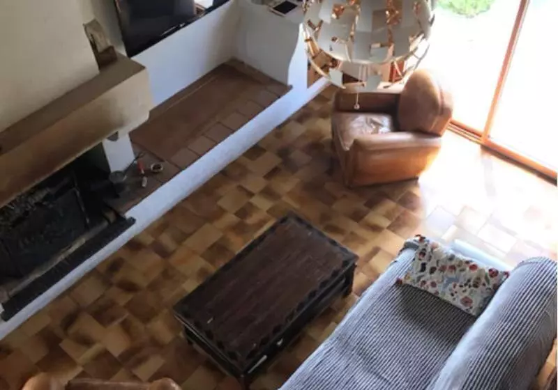 Majatalo Aux Coquelicots Sauvages