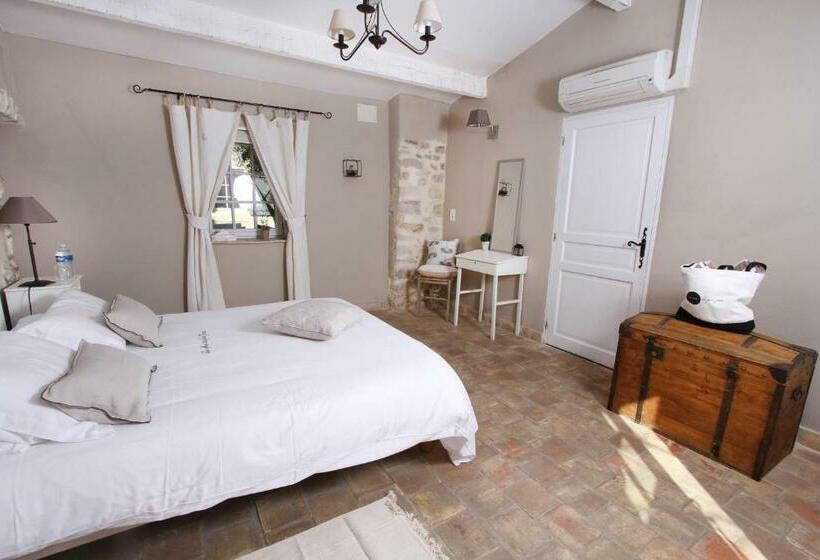 بنسيون Le Mas Du Pere Jean