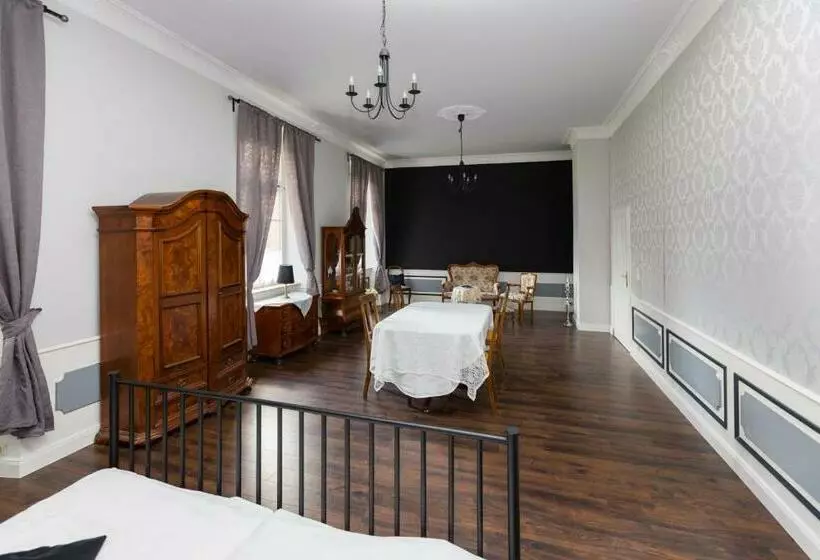 Majatalo Schloss Lohm