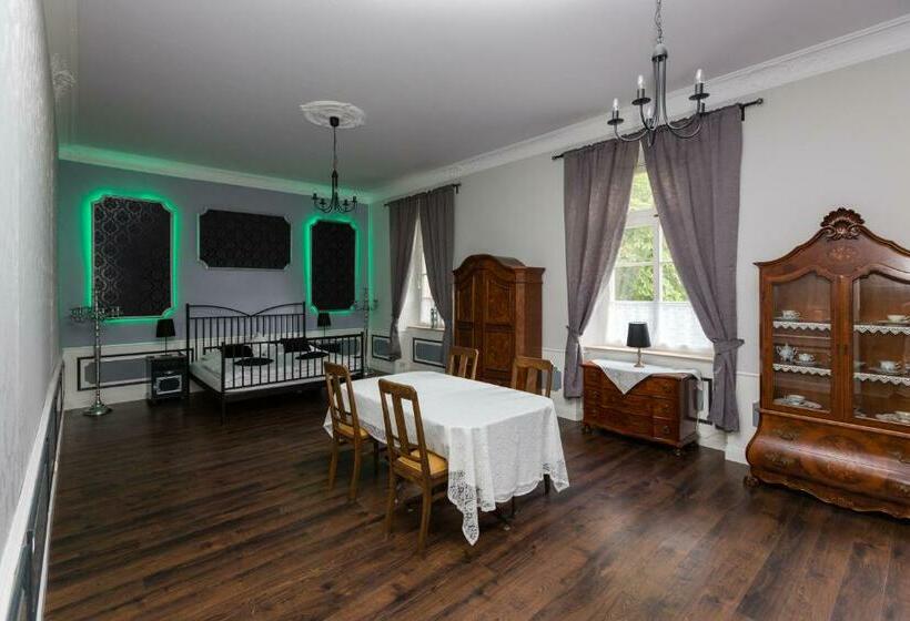 Pensione Schloss Lohm