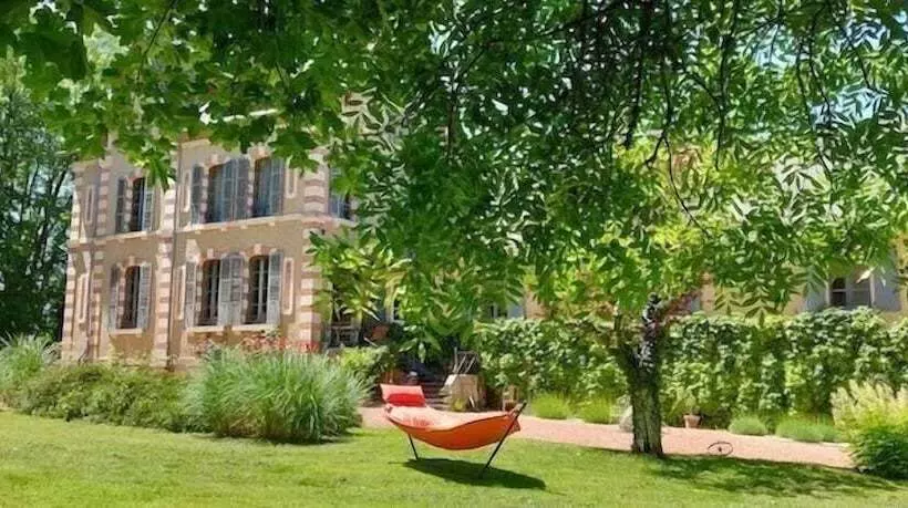 Aamiaismajoitus (B&B) Château Du Saint Etienne