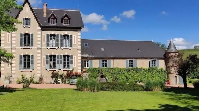 Aamiaismajoitus (B&B) Château Du Saint Etienne