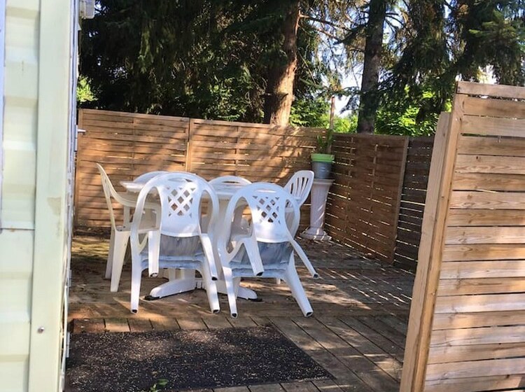 Bungalow With 2 Bedrooms In Cuffy, With Furnished Garden And Wifi 600 M From The Beach