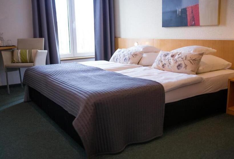 호텔 Restaurant Am Kellhof