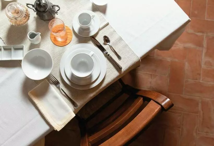 Maaseutuhotelli Il Sorgituro   Agriturismo