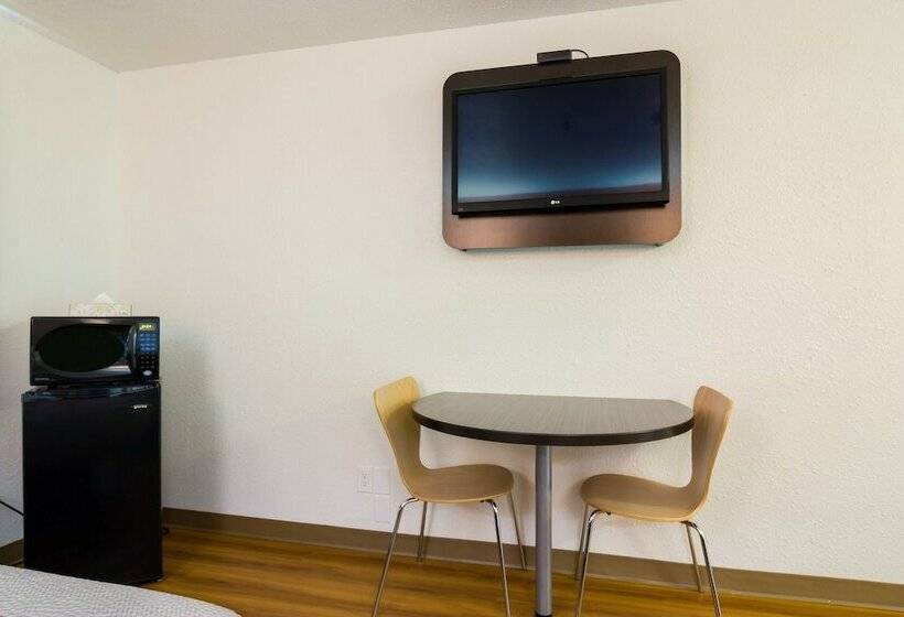 Motel 6 Kerrobert, Sk